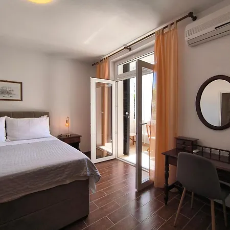 Olga's Sunshine Place *